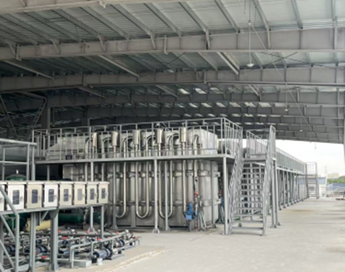1752213178.jpg 2、盛澤鎮某工業區8萬(wàn)噸每日水質淨化工程——氣浮(fú)係統設(shè)備.jpg